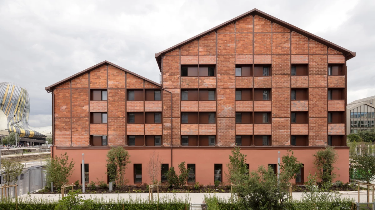 emblem-images-haut-de-page-mb4-1